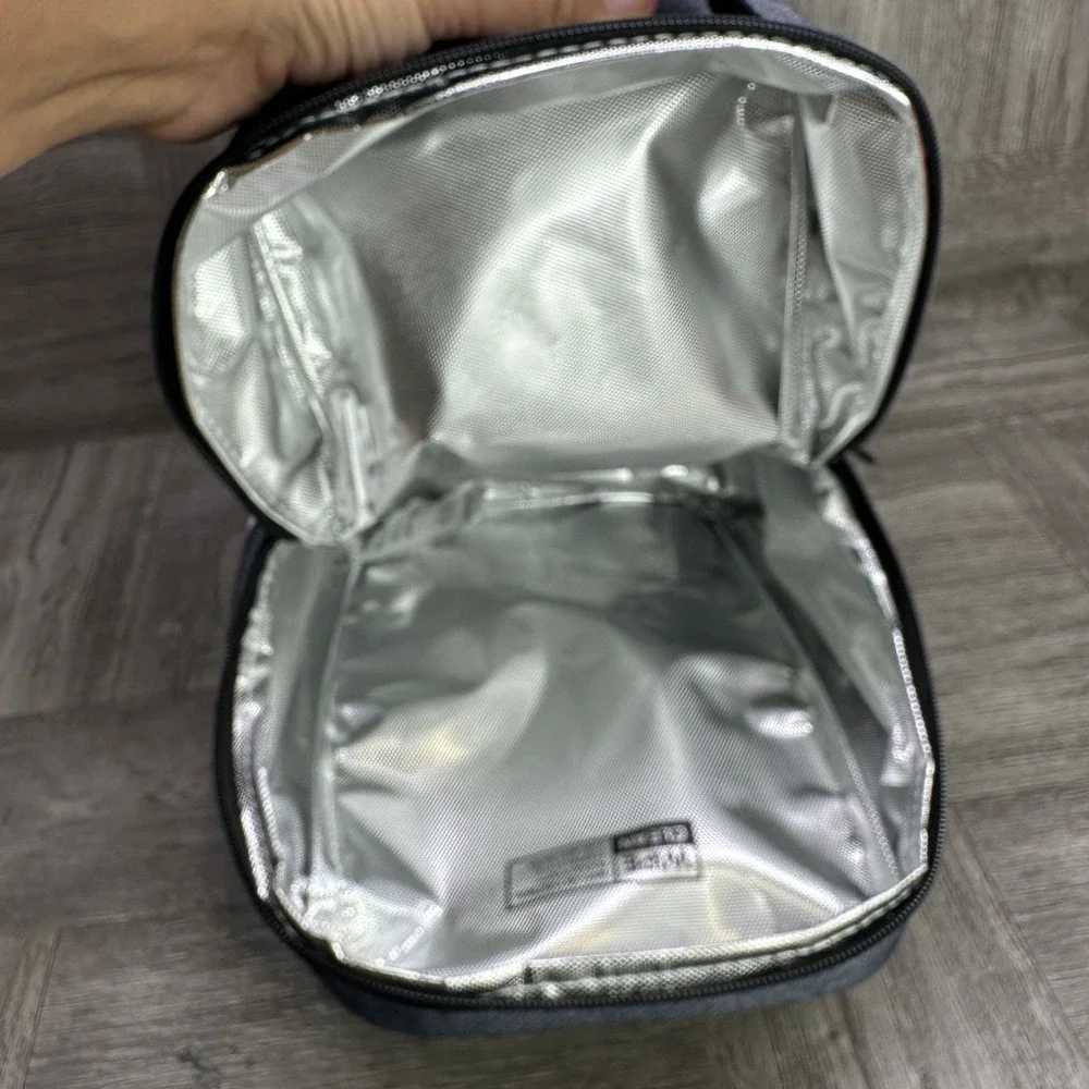 Adidas Lunch Bag Kids One Size Grey NWT Insulated 3-Stripe Santiago Athletic